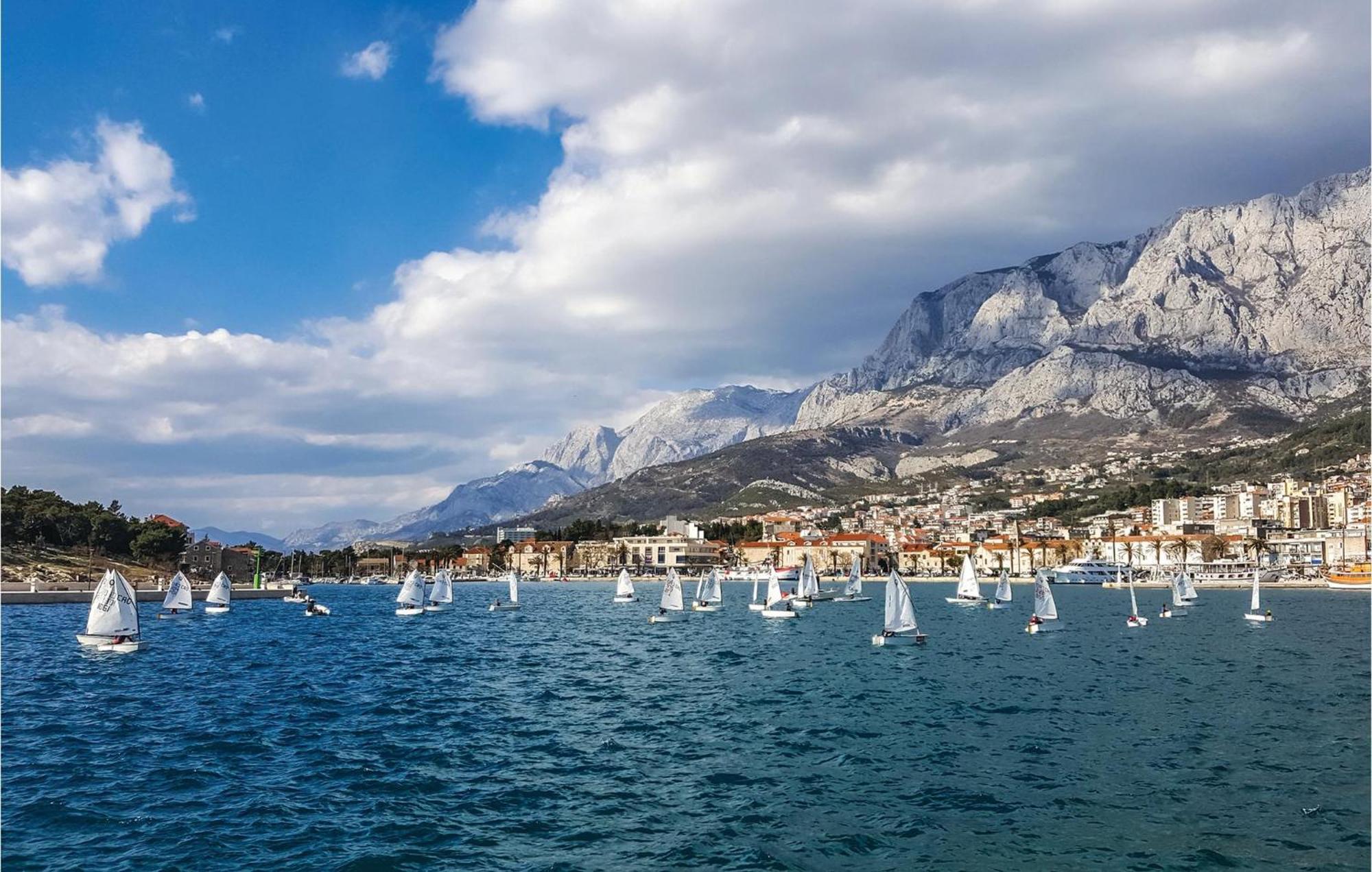 Amazing Apartment In Makarska With House Sea View Eksteriør bilde