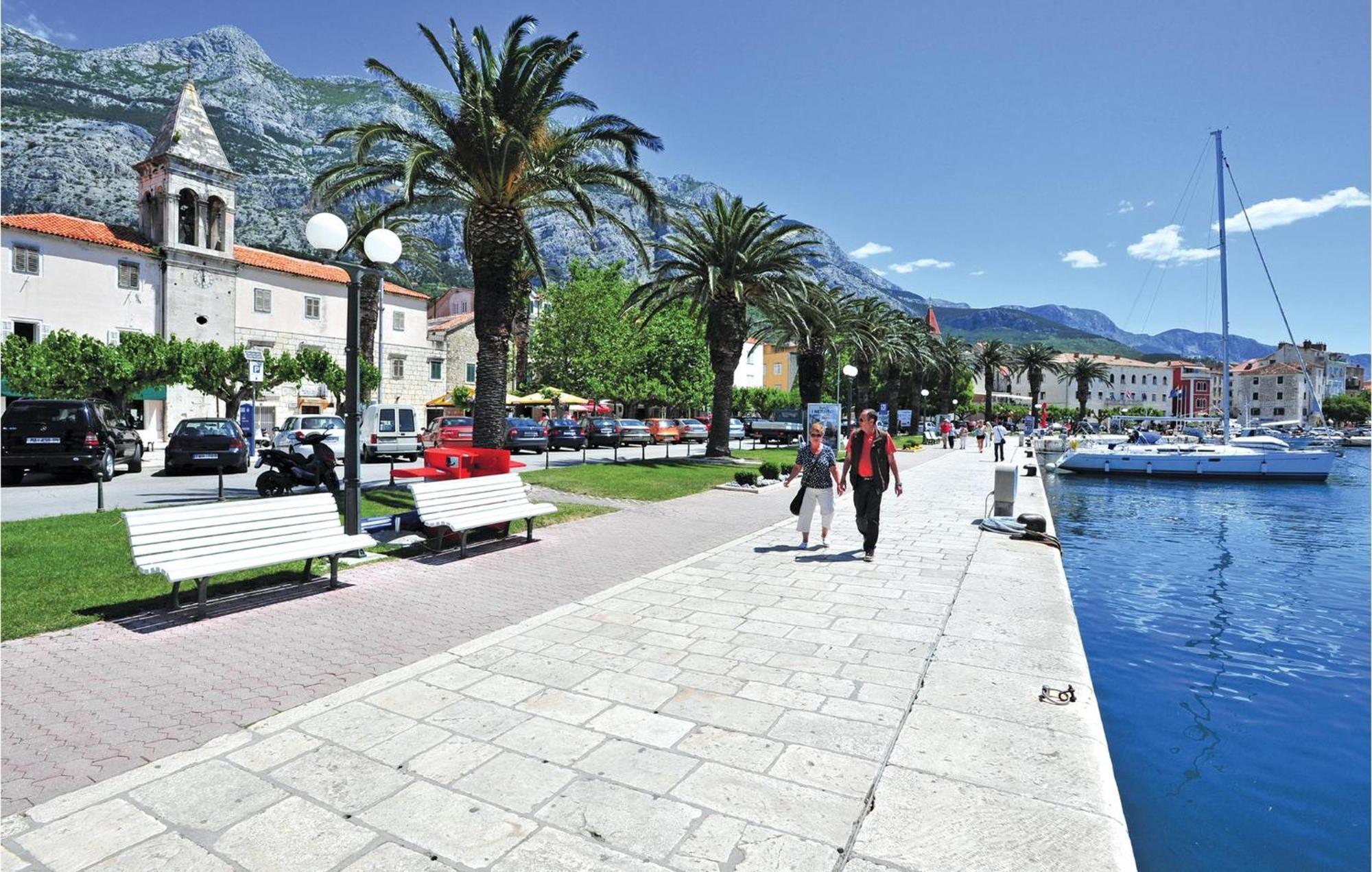 Amazing Apartment In Makarska With House Sea View Eksteriør bilde